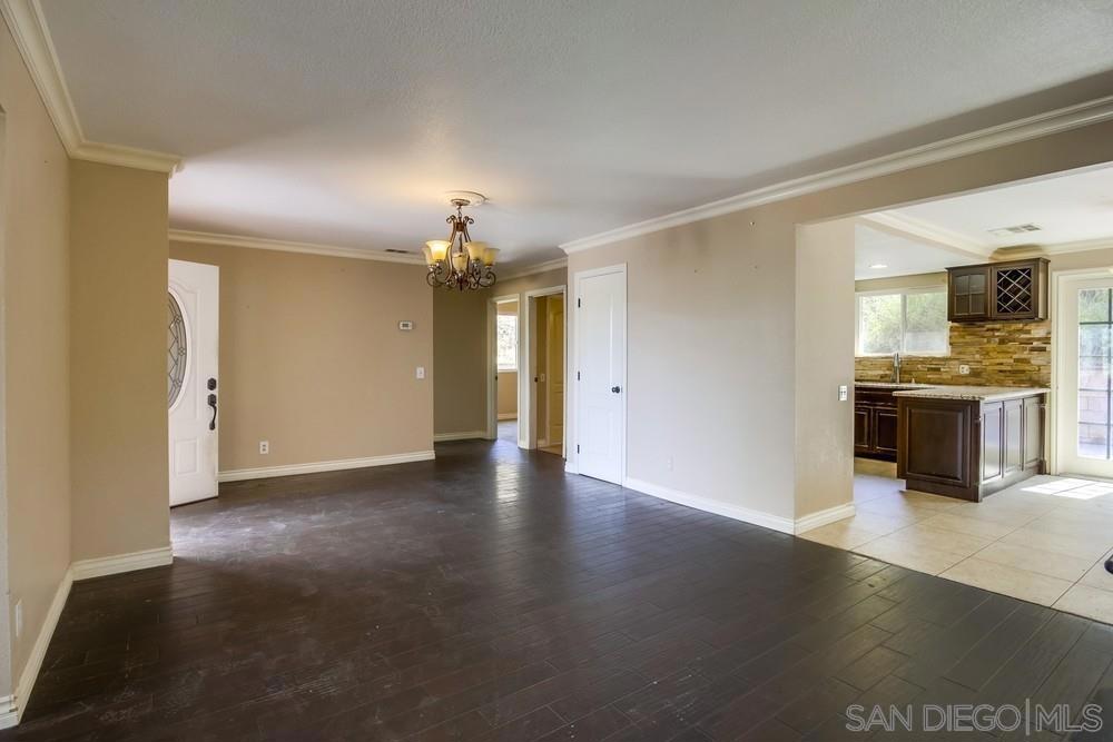 324 Patrick Dr Property Photo 6