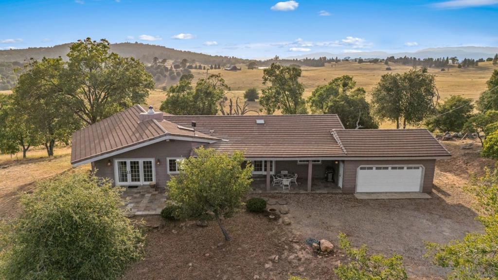 260021363SD Property Photo 2