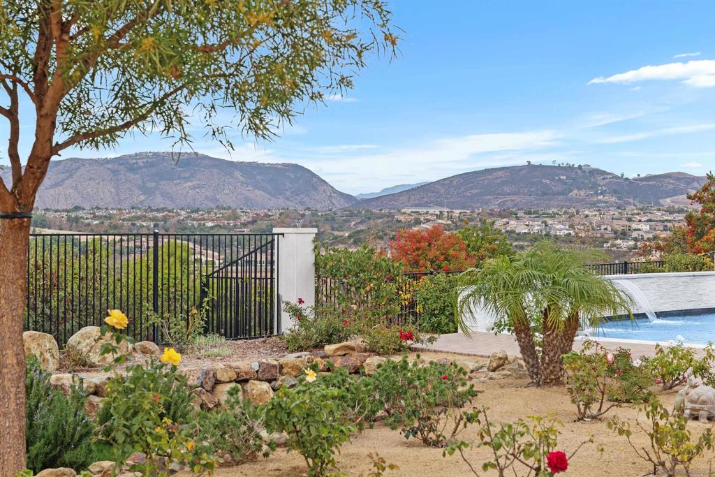 8128 Run Of The Knolls Property Photo 21