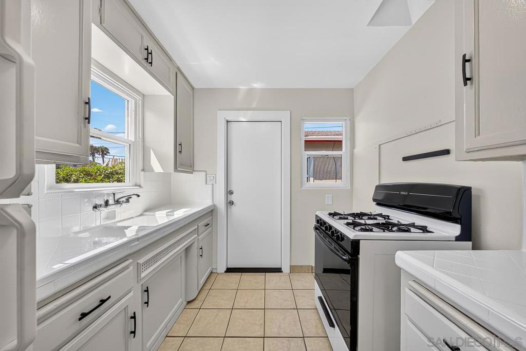 3628 Highland Ave Property Photo 1