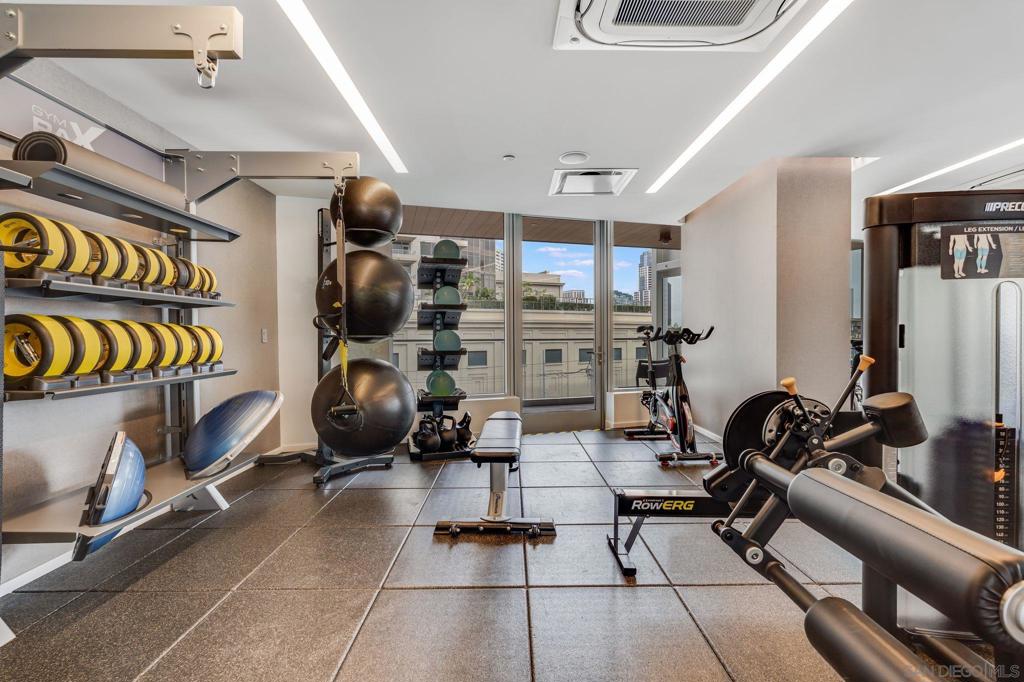 888 W E Street 2004 Property Photo 46