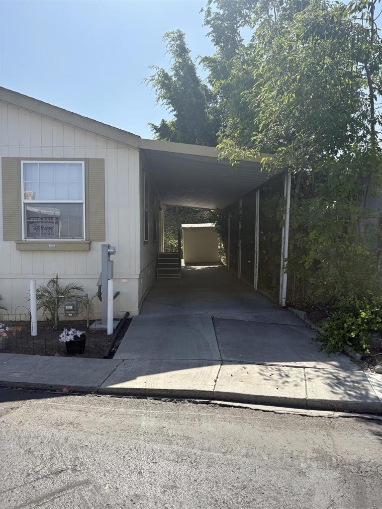 4838 1/2 Old Cliffs Road Property Photo 2