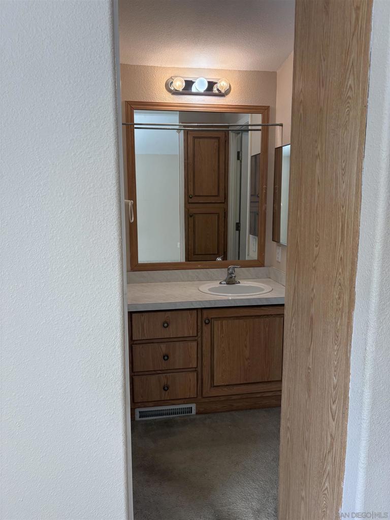 4838 1/2 Old Cliffs Road Property Photo 6