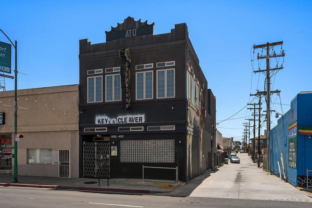 4727 University Property Photo 1