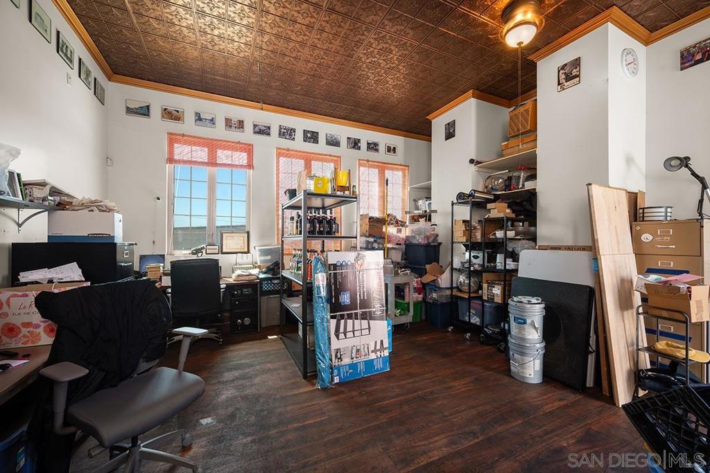 4727 University Property Photo 7