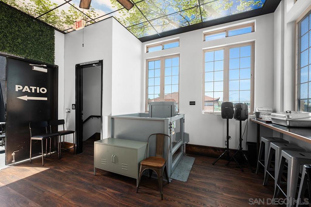4727 University Property Photo 13