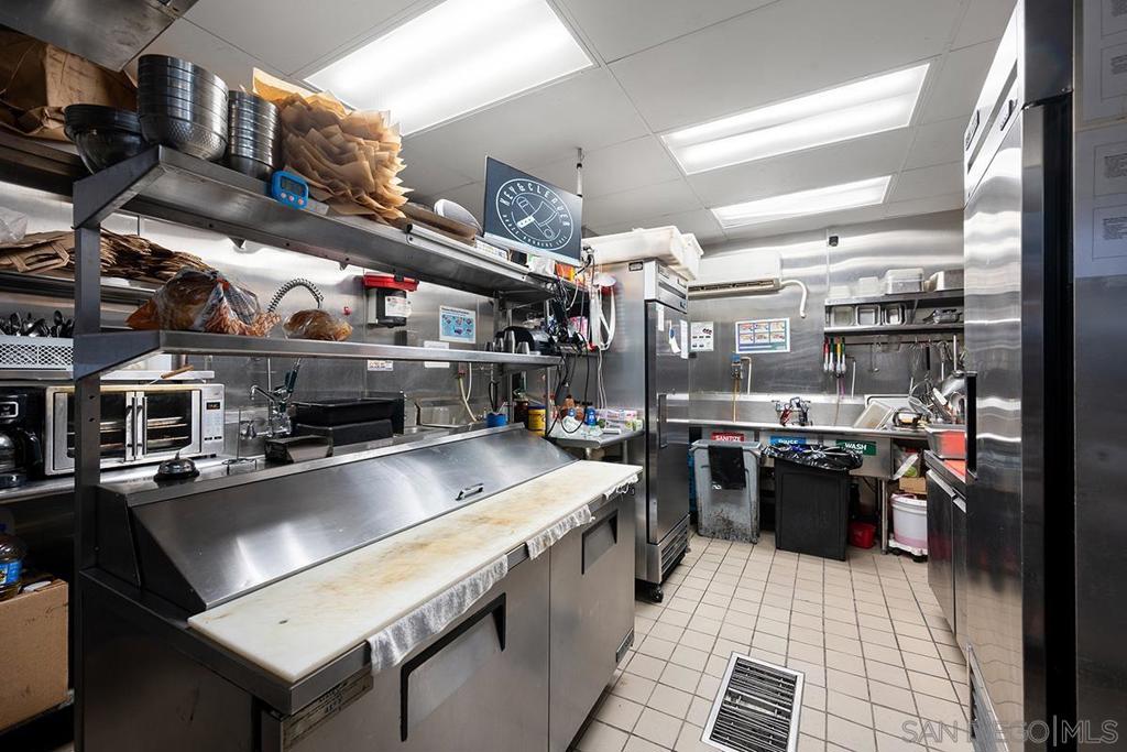 4727 University Property Photo 14
