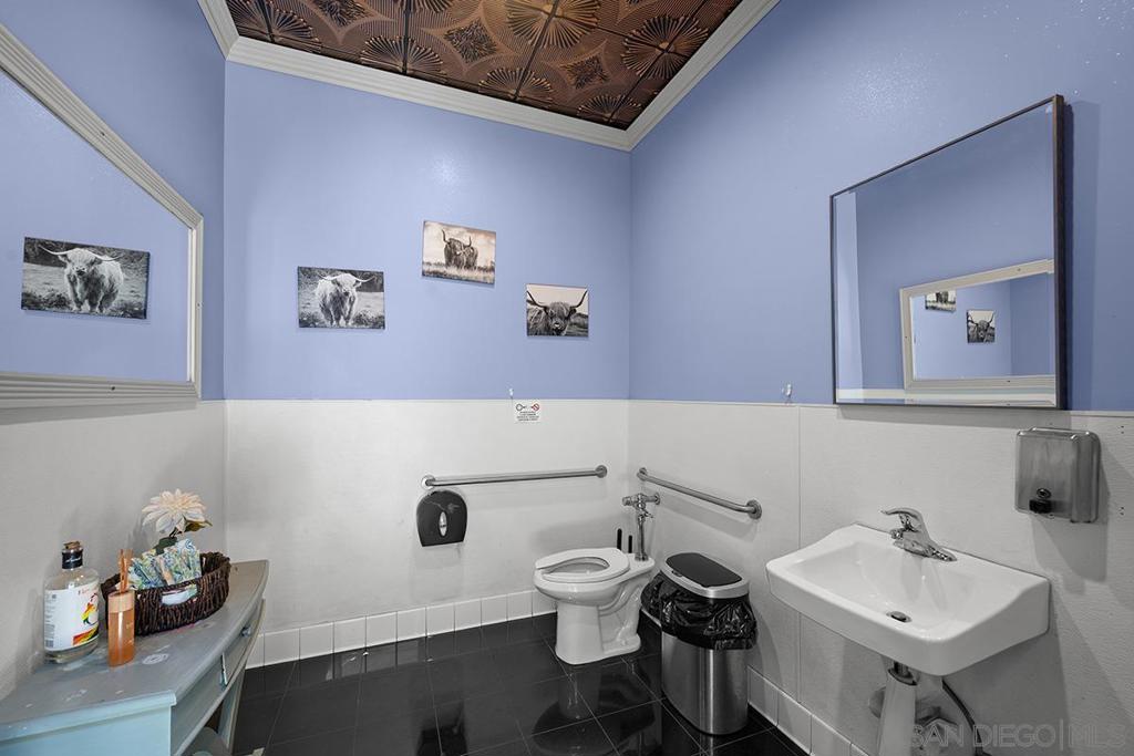 4727 University Property Photo 21