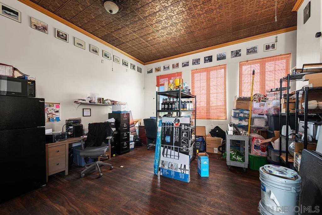 4727 University Property Photo 22
