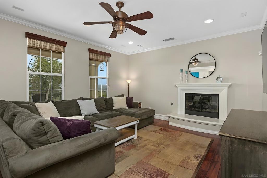 1237 Breakaway Dr Property Photo 11