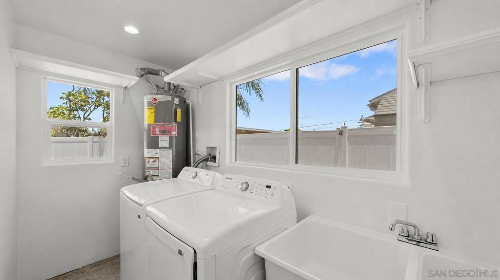 570 Emory St B Property Photo 20