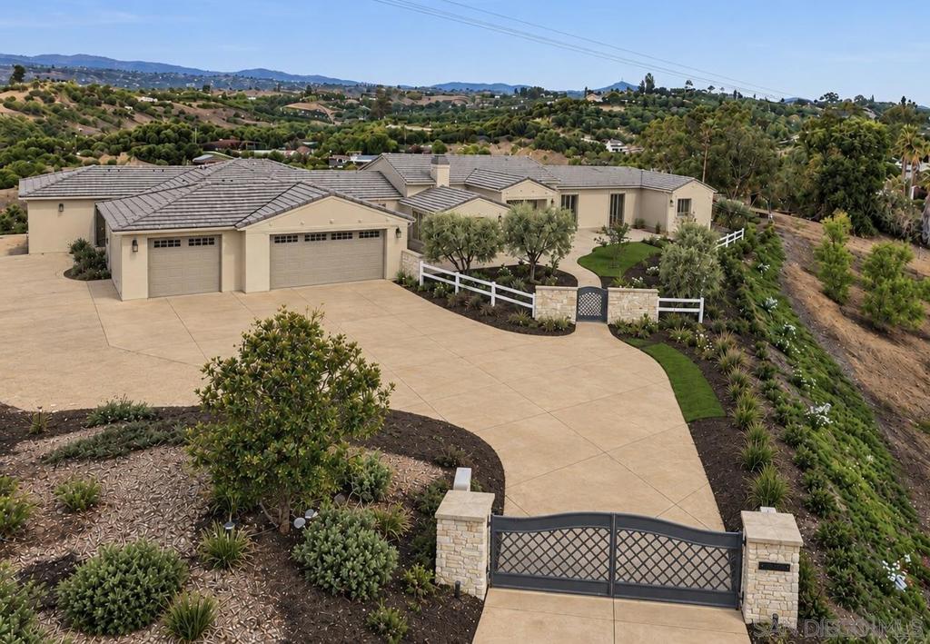 3240 Via Del Cielo Property Photo 1