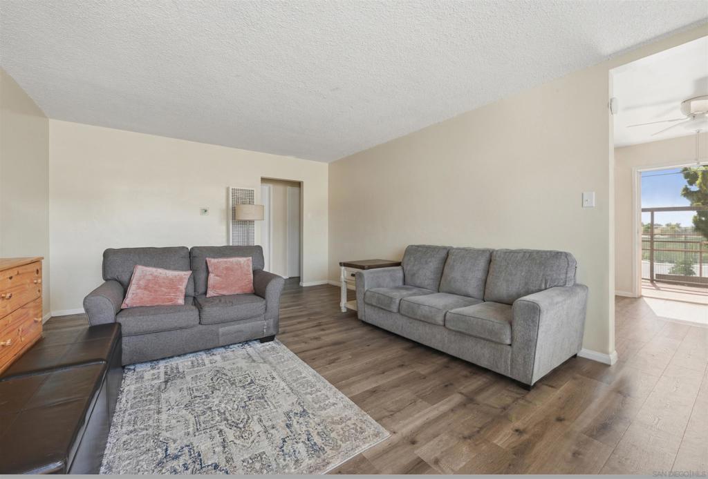 810 Acacia Ave Property Photo 2