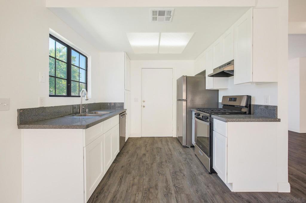 1402 Hancock Cir Property Photo 6