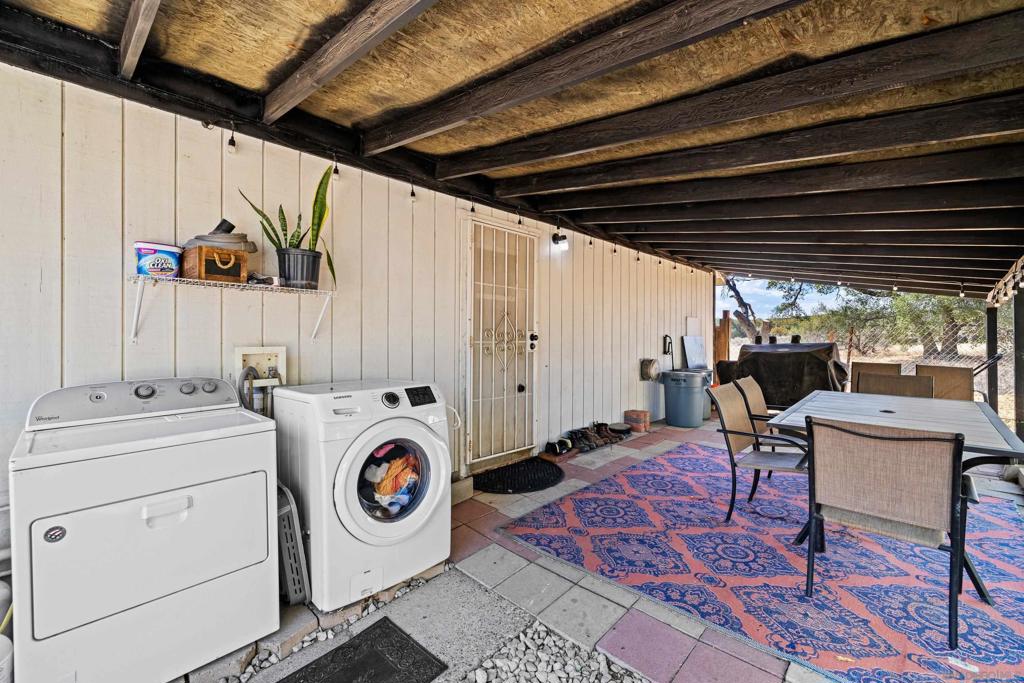2156 Ruby Property Photo 6