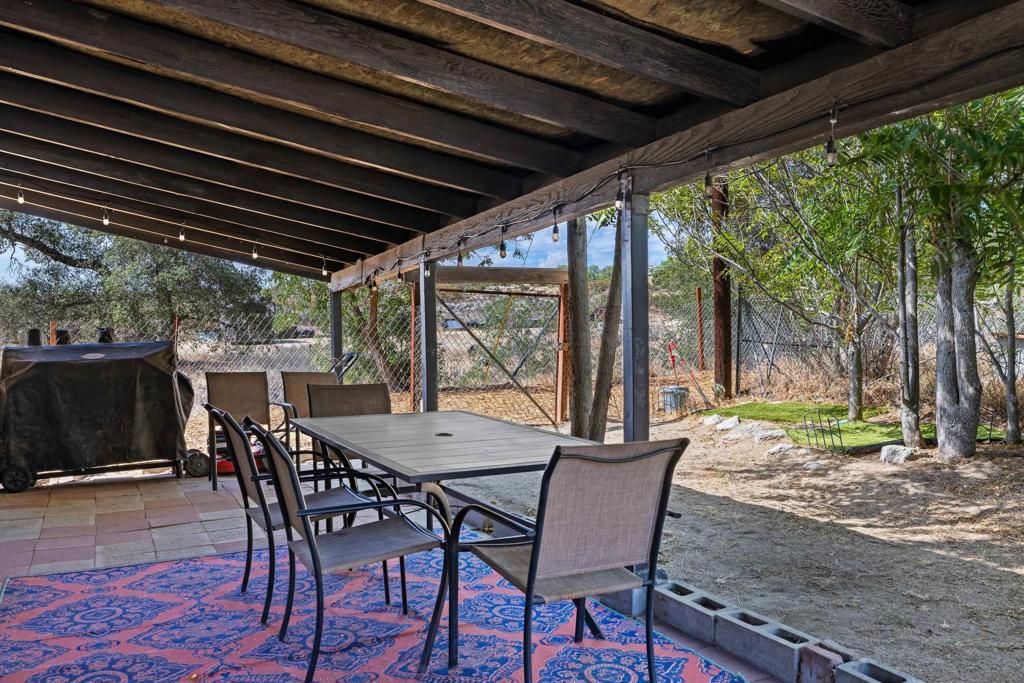 2156 Ruby Property Photo 7