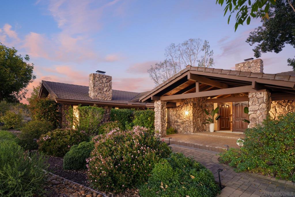 15943 Ranch Hollow Rd Property Photo 1