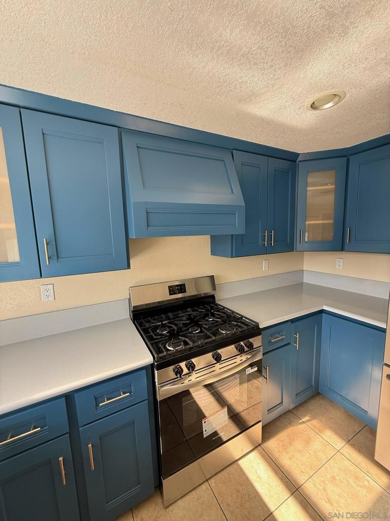 1536 Smythe Property Photo 1
