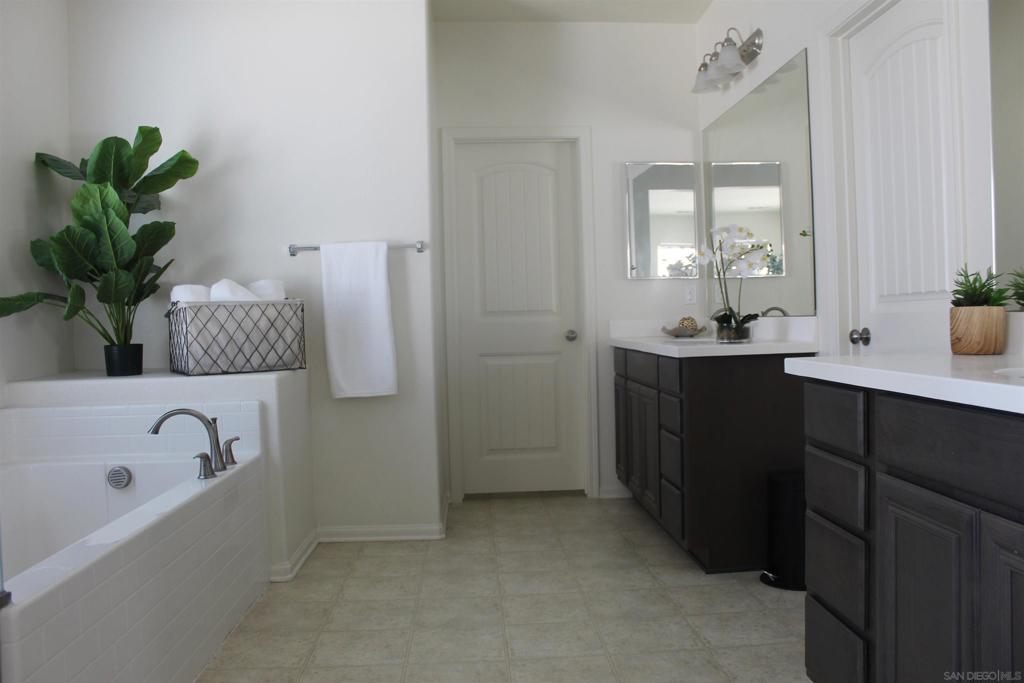 1811 Mattero Avenue Property Photo 11
