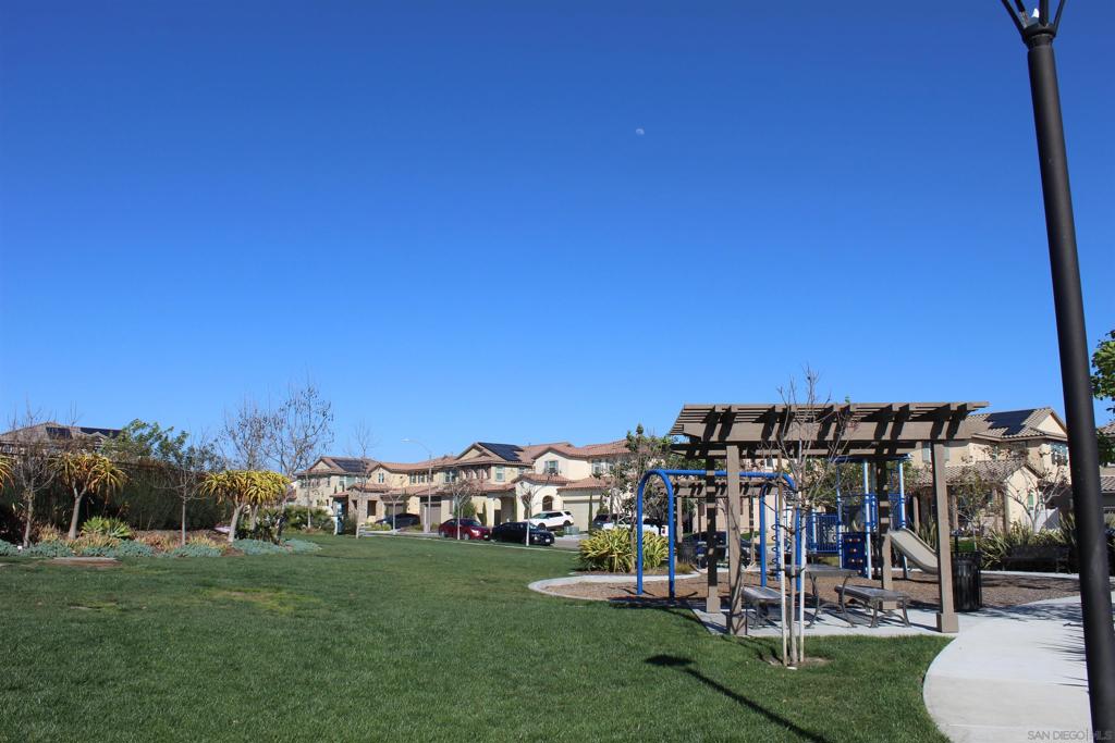 1811 Mattero Avenue Property Photo 28