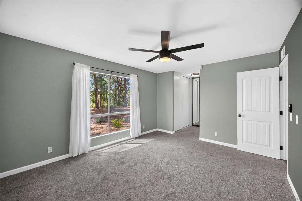 260021584SD Property Photo 18