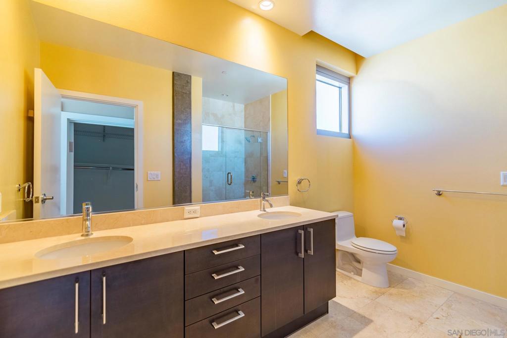 800 The Mark Ln 2301 Property Photo 12