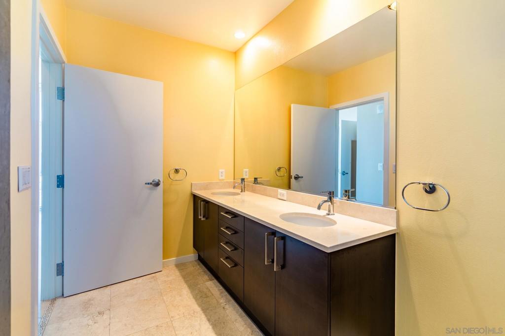 800 The Mark Ln 2301 Property Photo 13