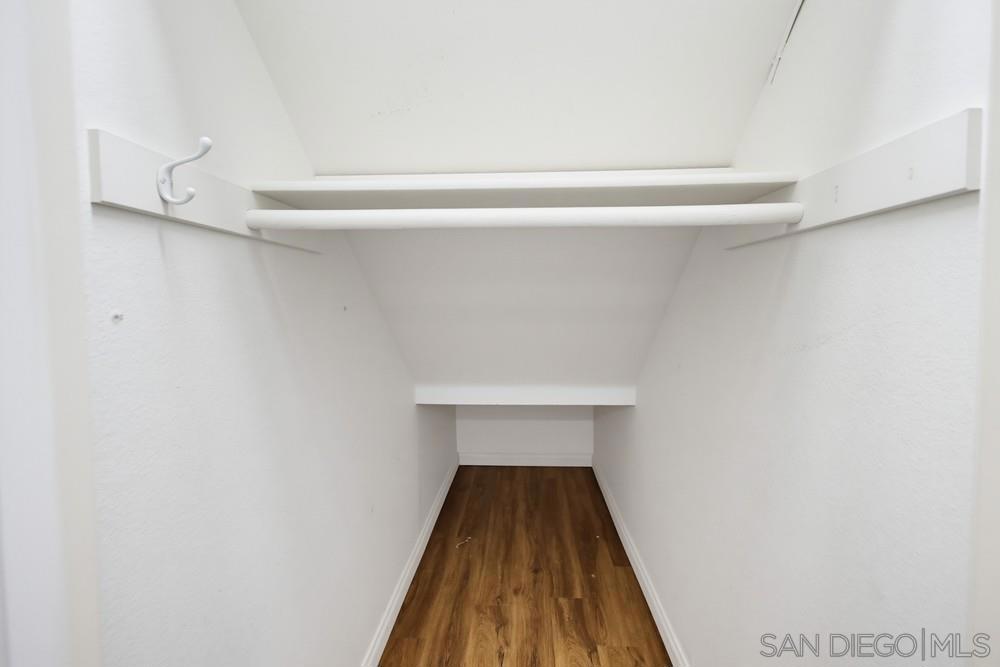1228 La Vida Ct Property Photo 17