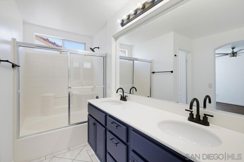 1228 La Vida Ct Property Photo 27