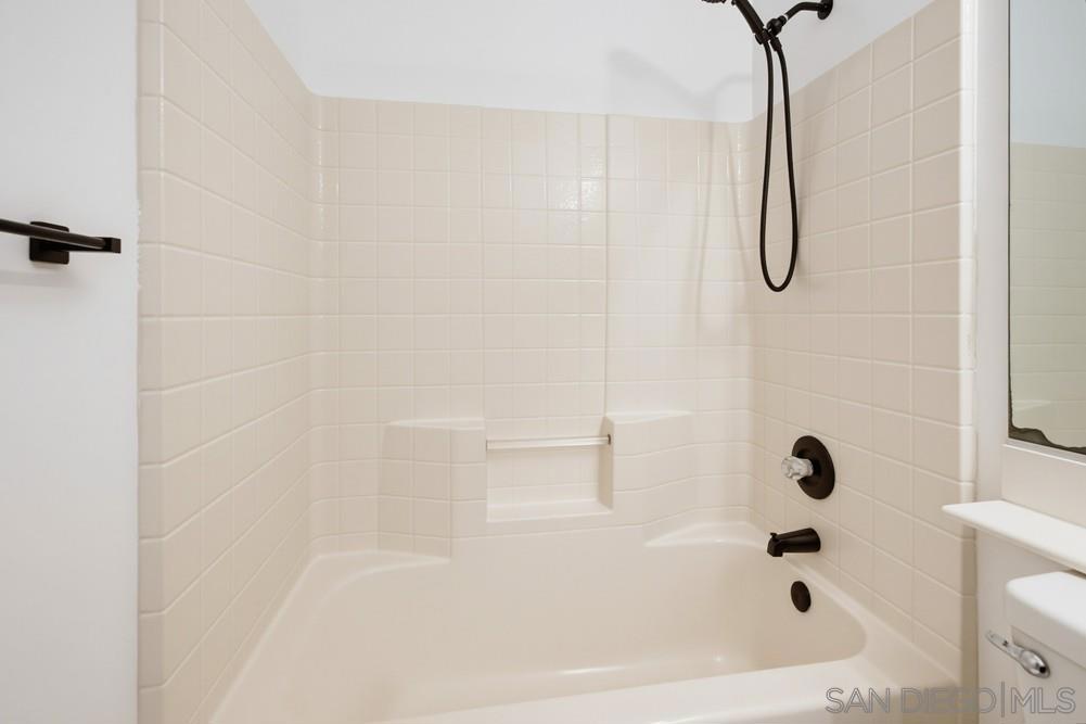 1228 La Vida Ct Property Photo 36