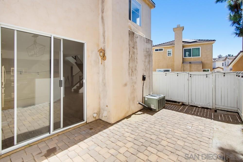 1228 La Vida Ct Property Photo 40