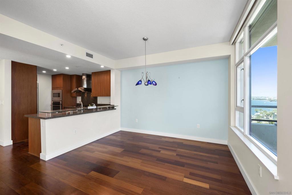 1205 Pacific Highway 1203 Property Photo 12