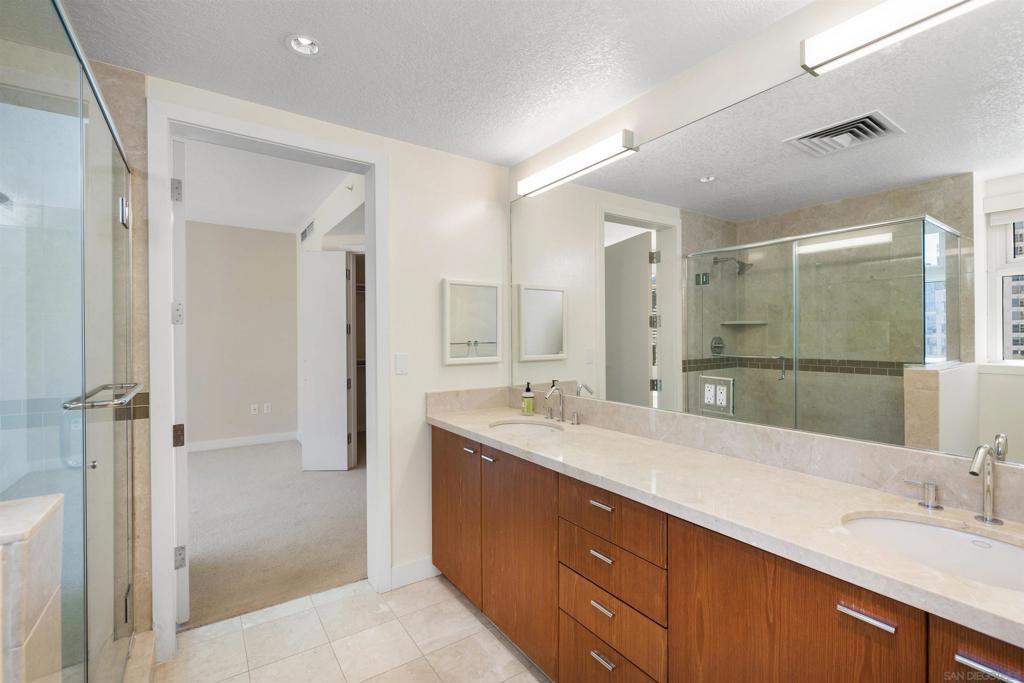 1205 Pacific Highway 1203 Property Photo 30