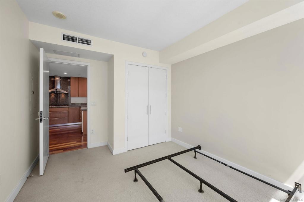 1205 Pacific Highway 1203 Property Photo 34