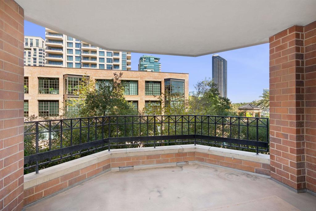 500 W Harbor 417 Property Photo 6