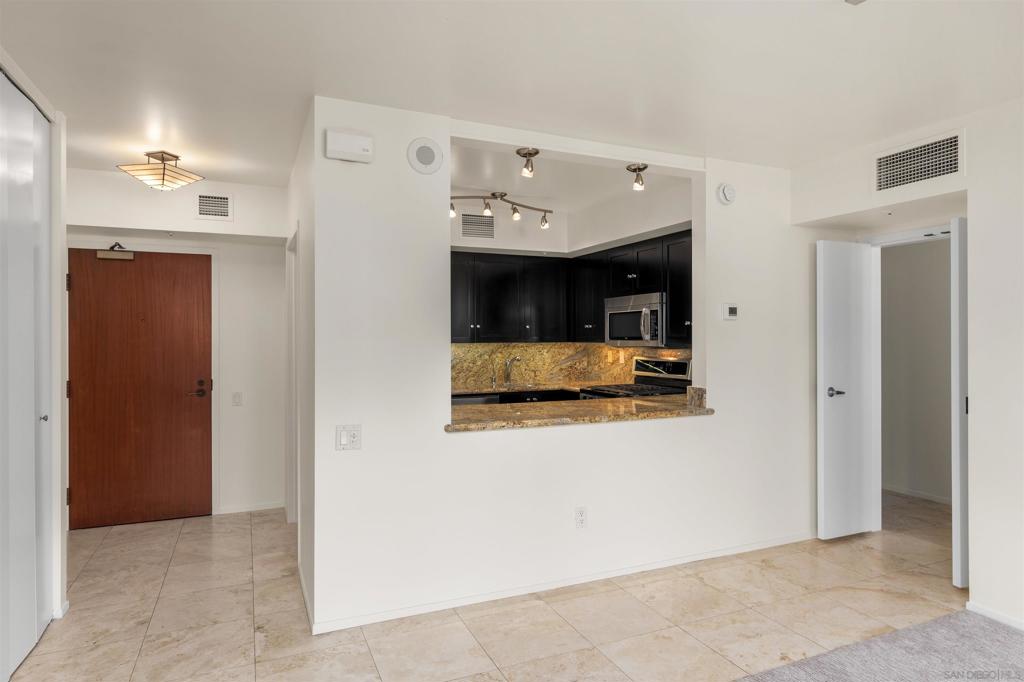 500 W Harbor 417 Property Photo 9