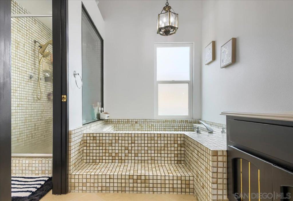 12550 Shropshire Ln Property Photo 15