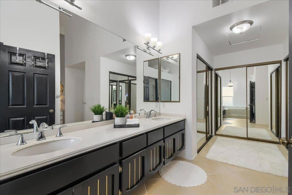 12550 Shropshire Ln Property Photo 16