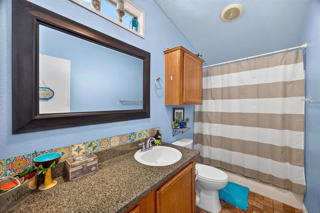 1638 Calavo Rd 35 Property Photo 16
