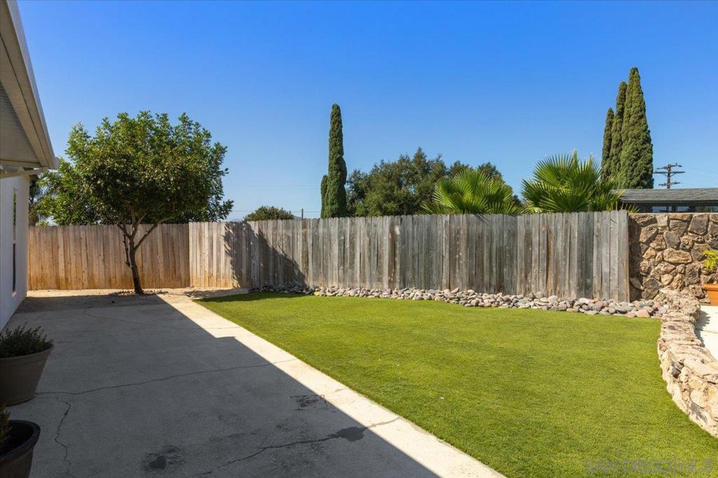 2073 Ginny Ln Property Photo 28