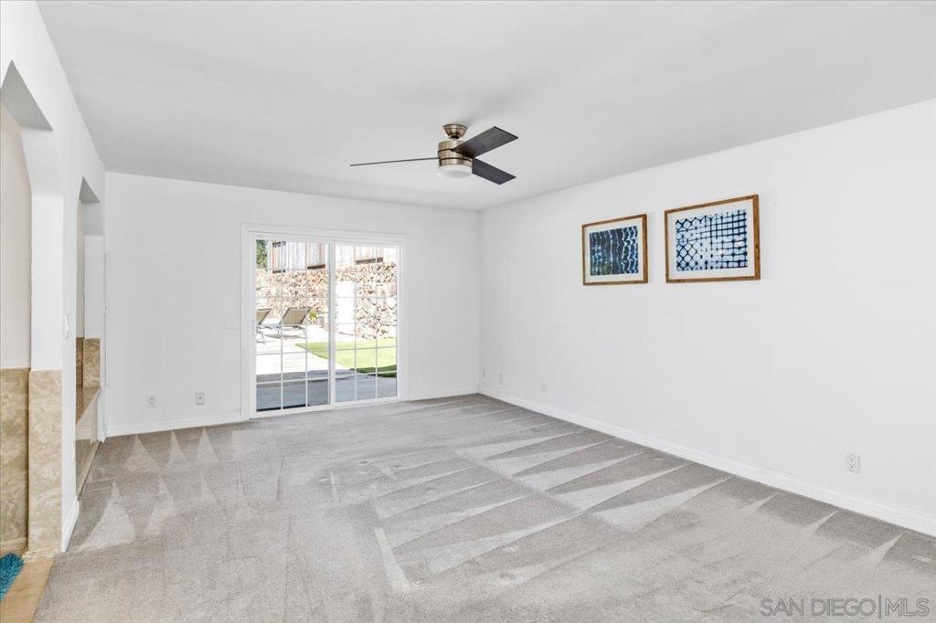 2073 Ginny Ln Property Photo 29