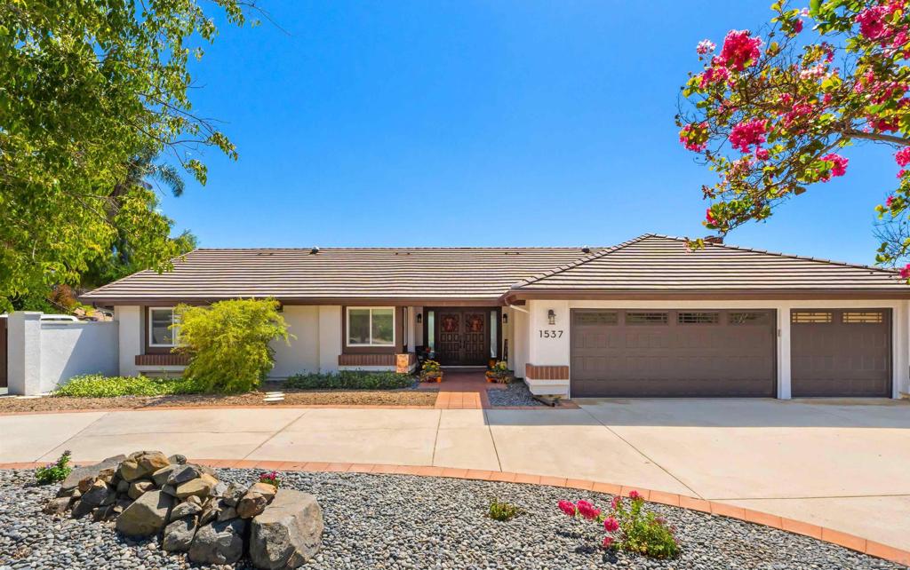1537 Winsome Property Photo 1