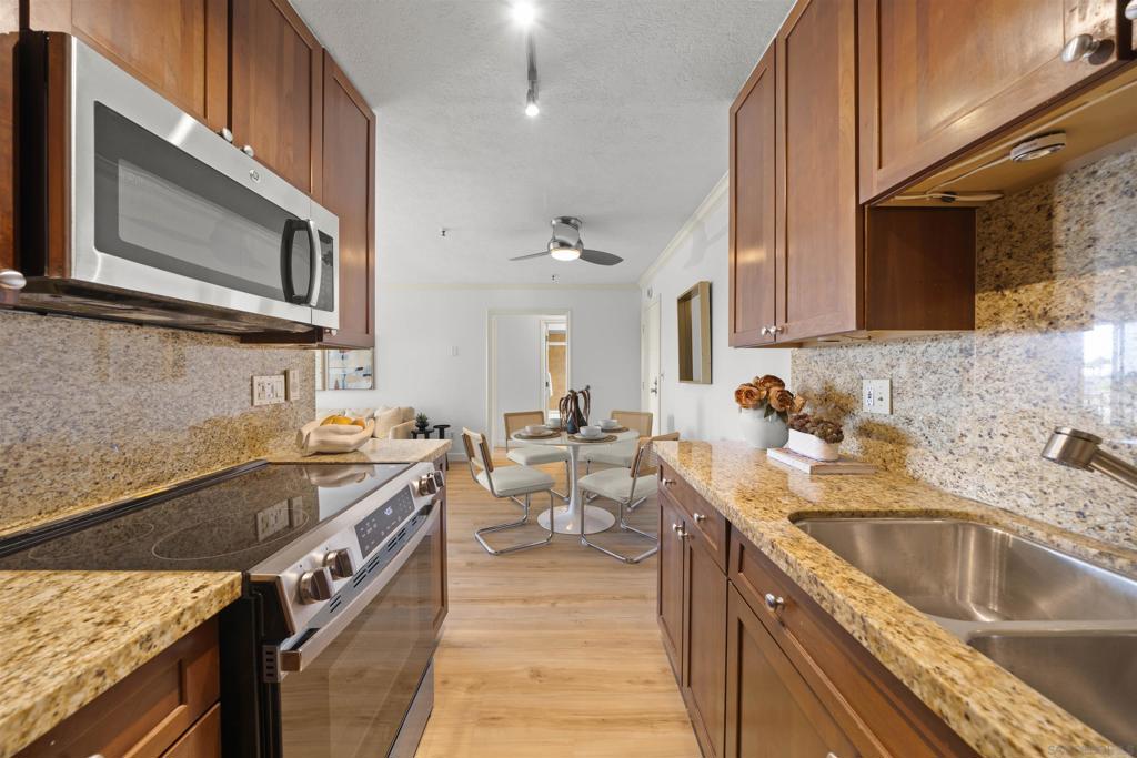 4730 Noyes St 204 Property Photo 12