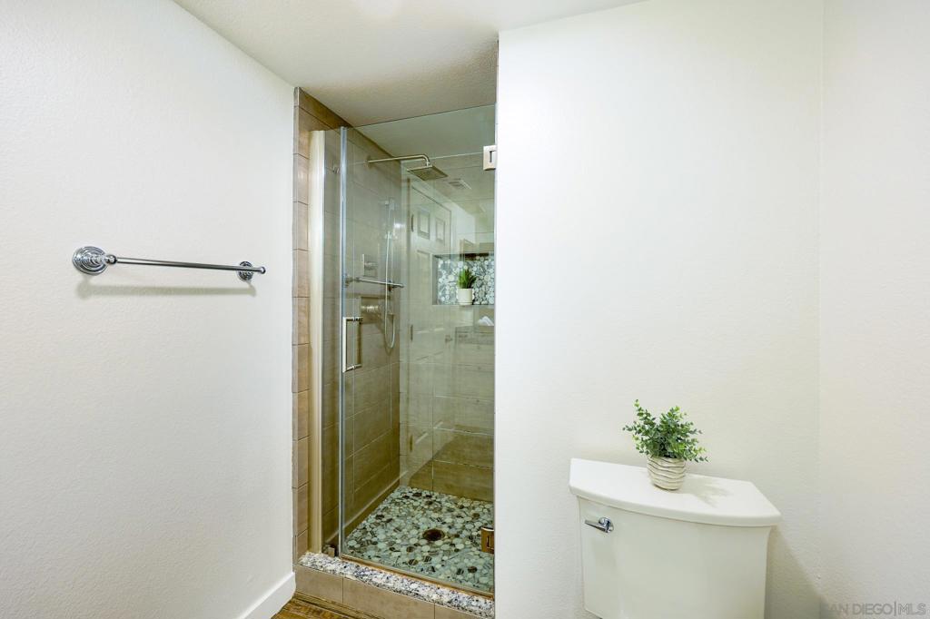 440 W Citracado Parkway 5 Property Photo 19
