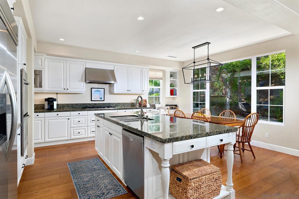 7598 Circulo Sequoia Property Photo 17