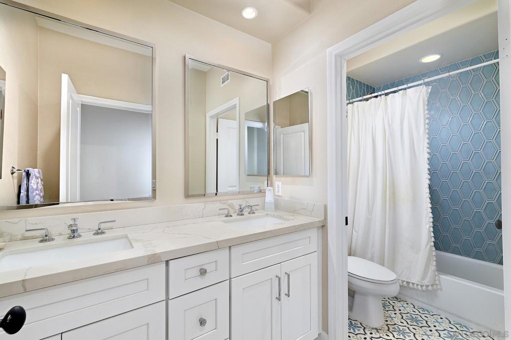 7598 Circulo Sequoia Property Photo 32