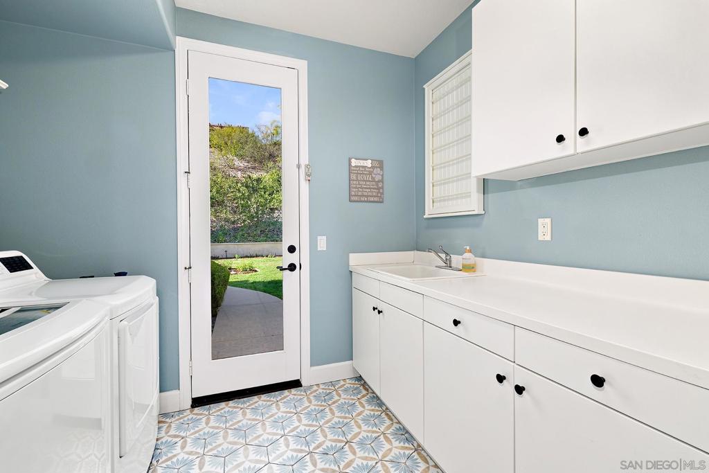 7598 Circulo Sequoia Property Photo 35
