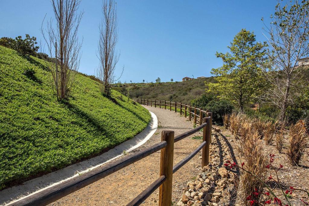 7598 Circulo Sequoia Property Photo 73