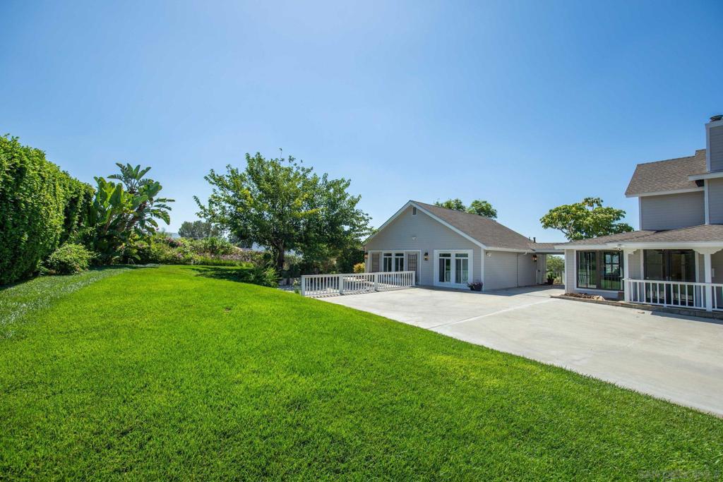 2613 Sunset Hills Property Photo 3