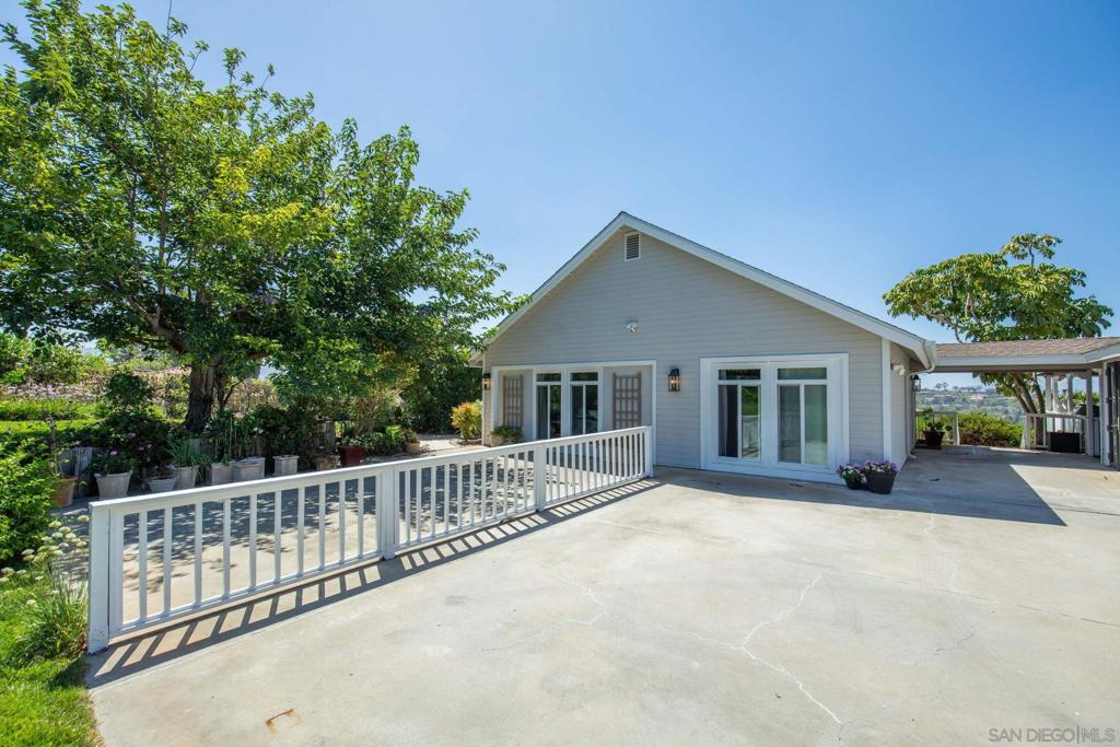 2613 Sunset Hills Property Photo 6